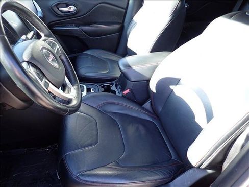 Used 2014 Jeep Cherokee Trailhawk w/ Leather Interior Group AWD/4WD image 12