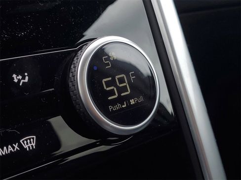 New 2025 Land Rover Discovery Dynamic SE image 26