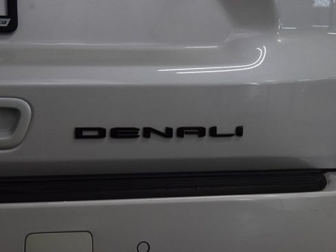 Used 2024 GMC Yukon XL Denali AWD/4WD image 24