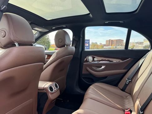 Used 2017 Mercedes-Benz E 300 4MATIC image 26