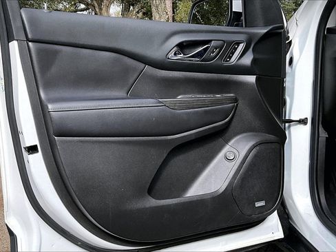 Used 2018 GMC Acadia SLT image 16