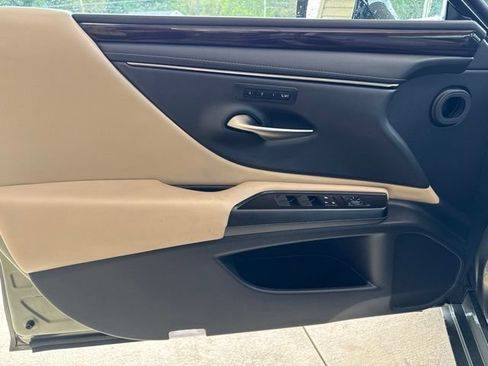 Used 2019 Lexus ES 350 w/ Premium Package FWD image 11
