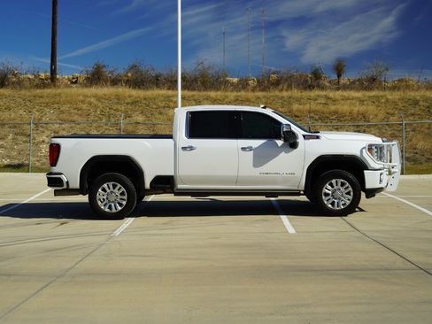 Used 2023 GMC Sierra 2500 Denali w/ Denali Ultimate Package image 4