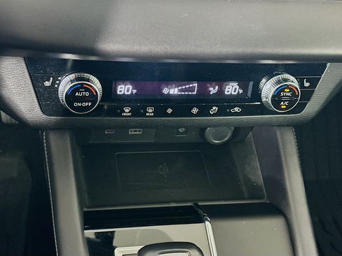 Used 2024 Mitsubishi Outlander SE image 24