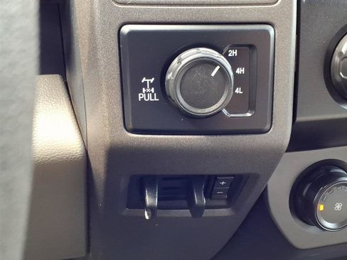 Used 2022 Ford F250 XL w/ Power Equipment Group AWD/4WD image 25
