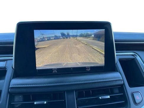 Used 2022 GMC Yukon XL SLE w/ Gmc Pro Safety Plus Package AWD/4WD image 21