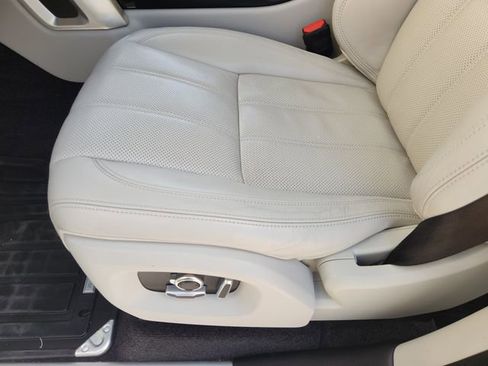 Used 2017 Land Rover Range Rover HSE image 23