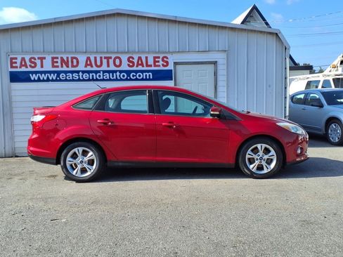 Used 2012 Ford Focus SE image 2