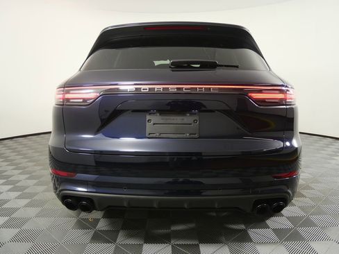 Used 2023 Porsche Cayenne image 4