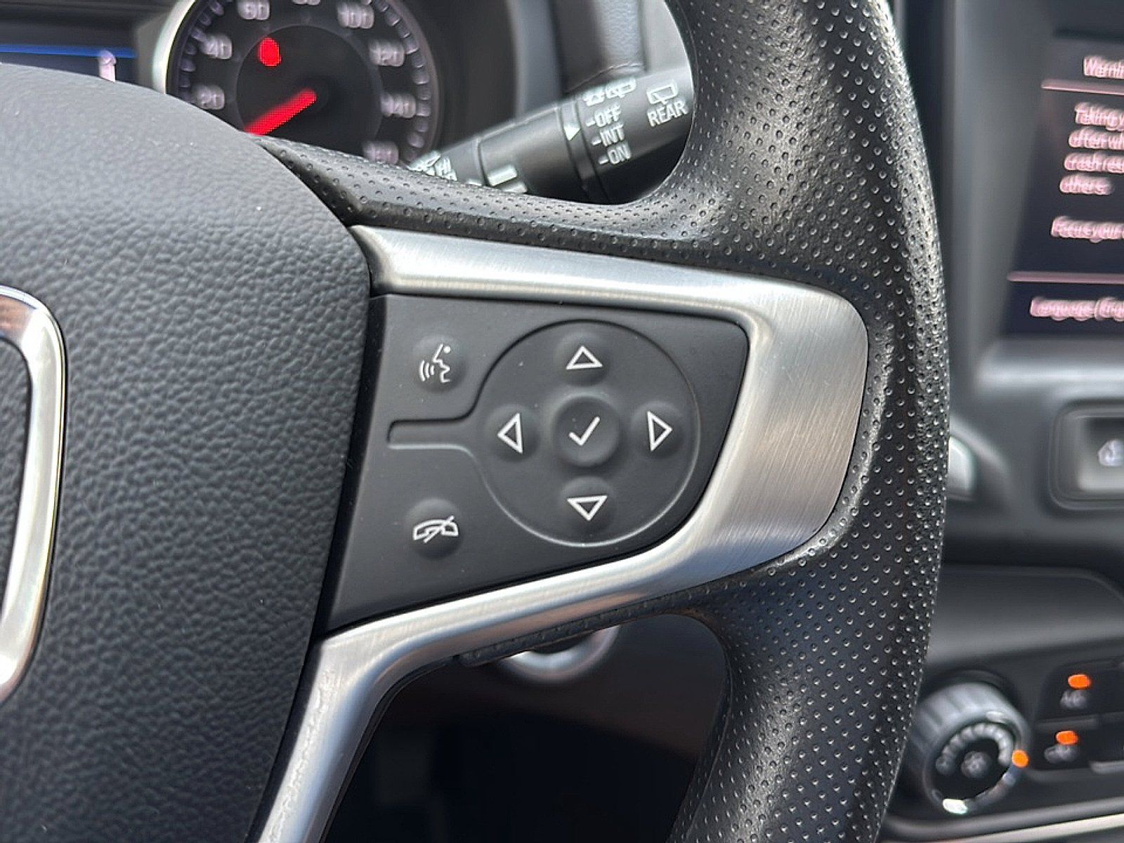 Used 2024 GMC Terrain SLE FWD image 30