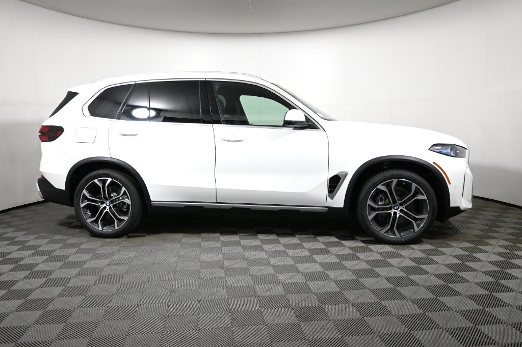 Used 2026 BMW X5 xDrive40i w/ Climate Comfort Package AWD/4WD image 8
