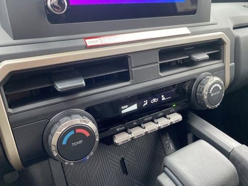 Used 2025 Toyota Tacoma SR image 23