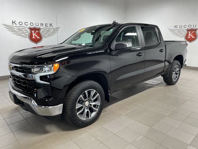 Used 2024 Chevrolet Silverado 1500 LT AWD/4WD image 3
