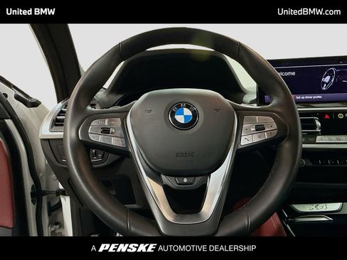Used 2025 BMW X4 xDrive30i image 6