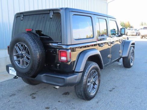 Used 2024 Jeep Wrangler Sport S image 4