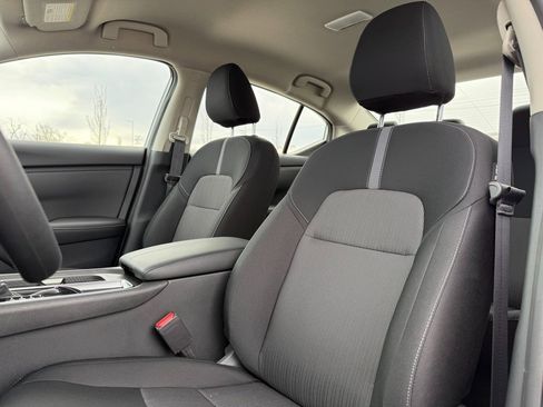 Certified 2025 Nissan Sentra SV image 19