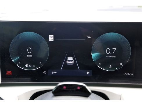 Certified 2025 Hyundai Tucson SEL FWD image 16
