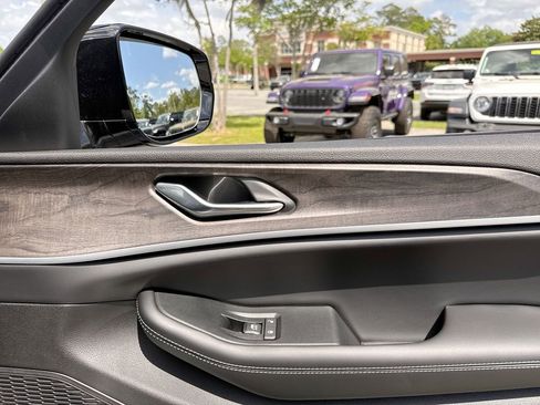 New 2026 Jeep Grand Cherokee Altitude image 29