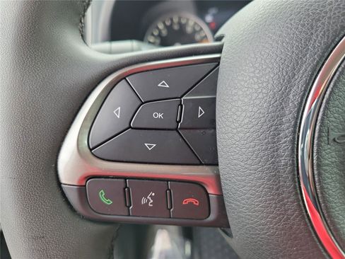 Used 2022 Jeep Renegade Latitude image 22