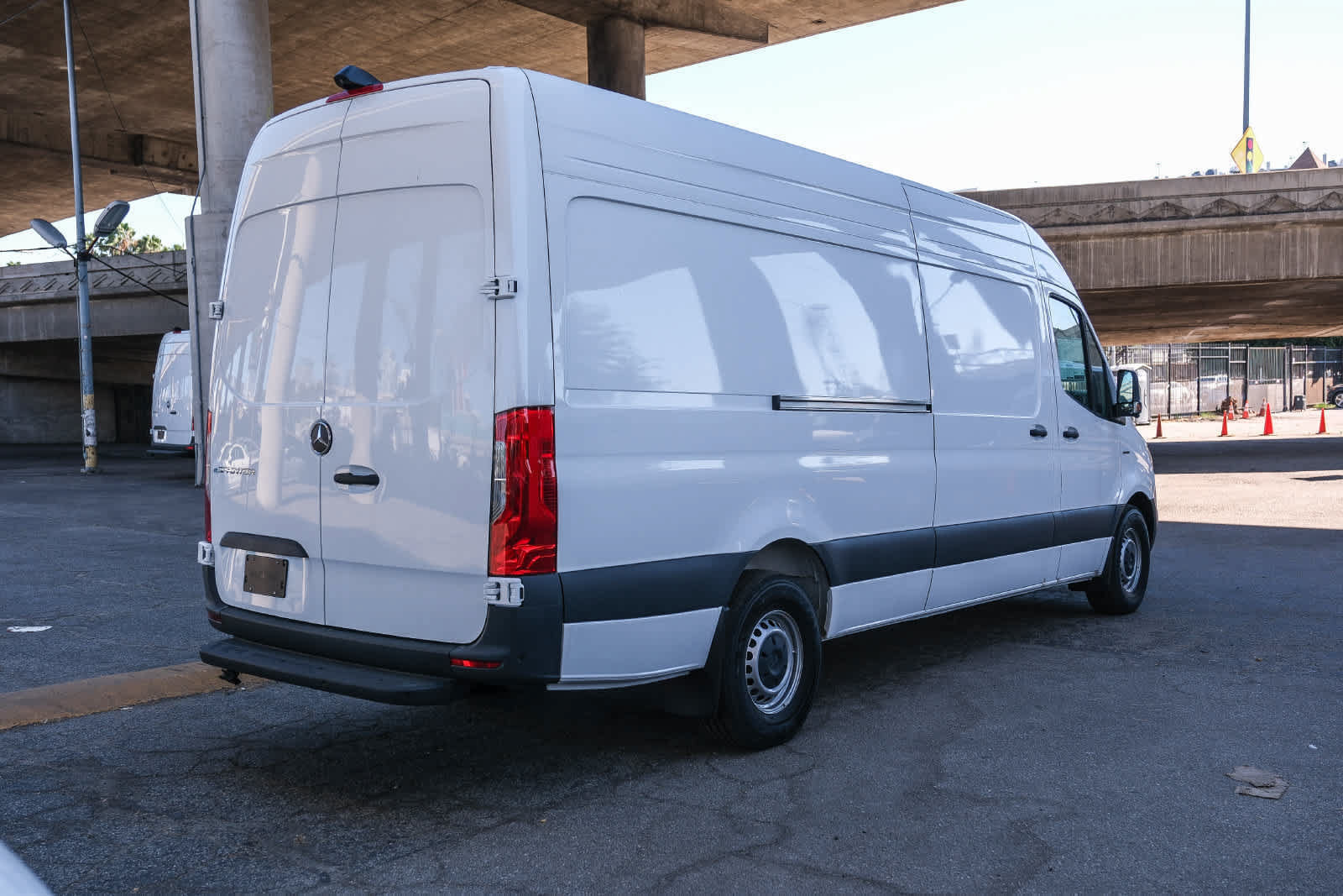New 2025 Mercedes-Benz eSprinter 170 Cargo image 4