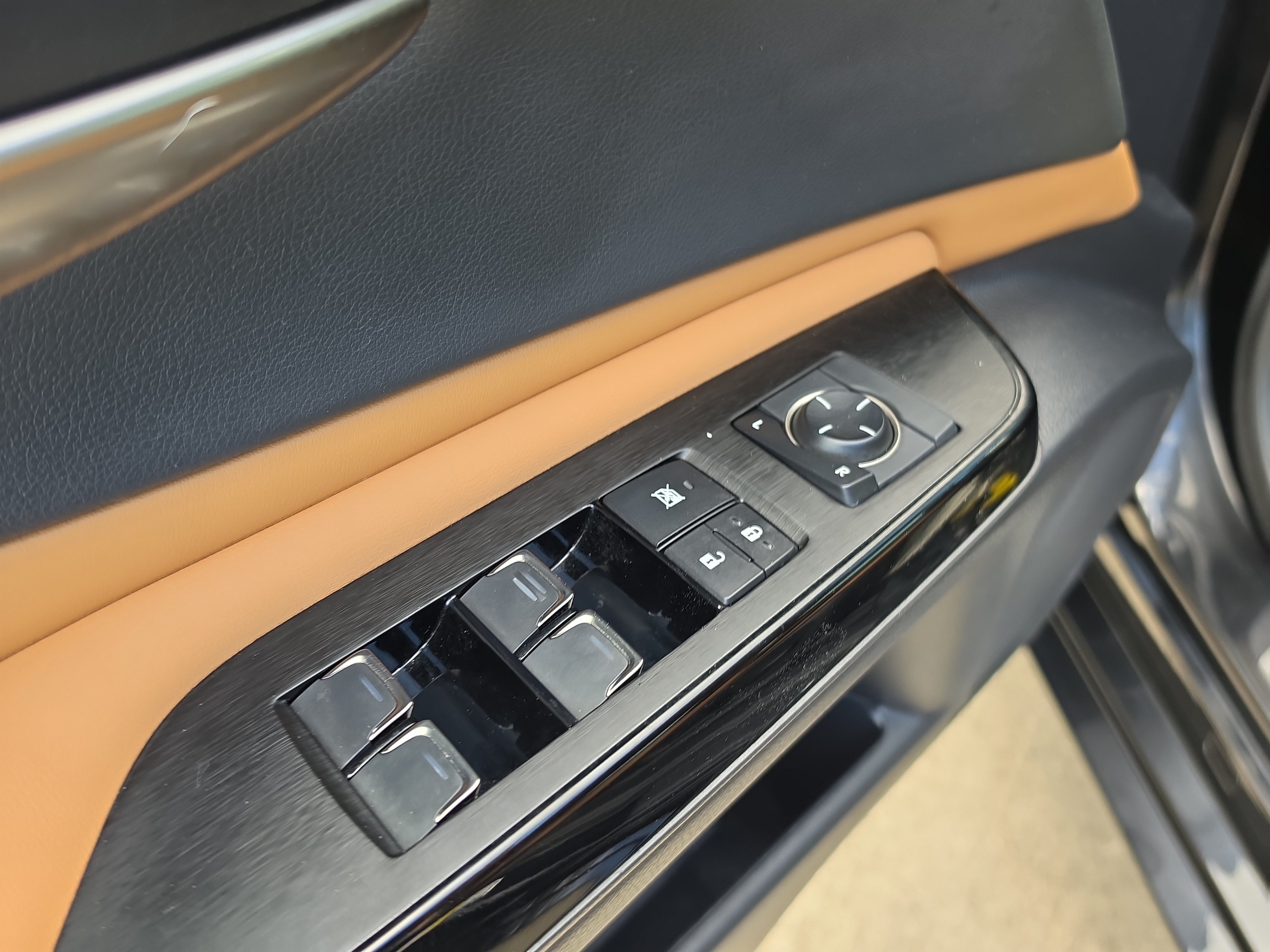 Used 2023 Lexus ES 350 w/ Accessory Package (Z2) FWD image 19