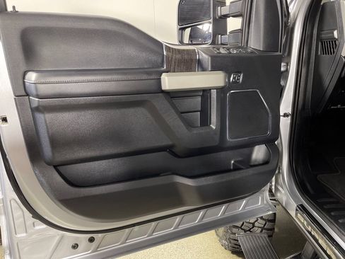 Used 2020 Ford F250 Lariat AWD/4WD image 17