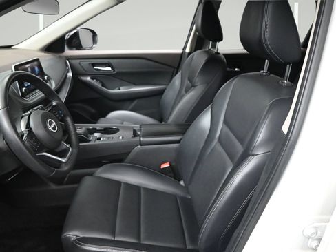 Certified 2023 Nissan Rogue SV w/ SV Premium B Package FWD image 9