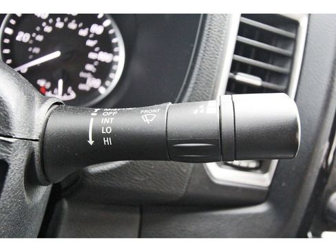 Used 2022 Nissan Frontier SV image 12