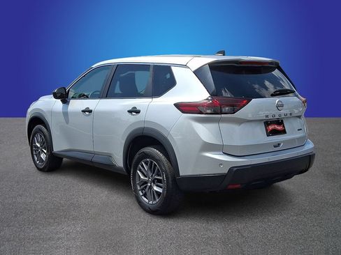 Used 2024 Nissan Rogue S AWD/4WD image 6