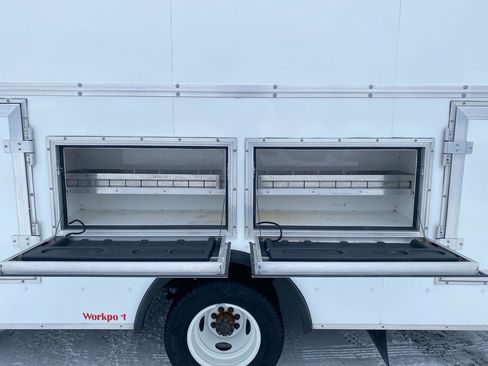 Used 2025 Ford E-450 and Econoline 450 Super Duty w/ Interior Upgrade Package RWD image 26