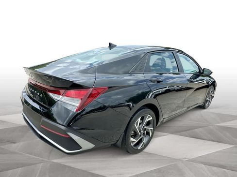 Used 2025 Hyundai Elantra Sport FWD image 8