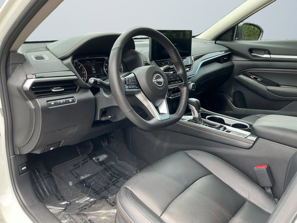 Used 2023 Nissan Altima 2.5 SR w/ SR Premium Package AWD/4WD image 11