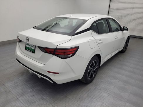 Used 2025 Nissan Sentra SV image 9