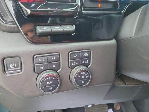 Used 2025 Chevrolet Silverado 1500 ZR2 w/ Technology Package AWD/4WD image 10