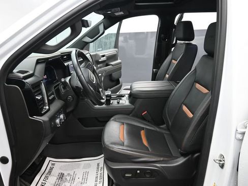 Used 2024 GMC Sierra 1500 AT4 w/ Technology Package image 12