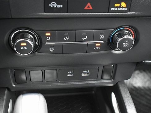 Certified 2023 Nissan Frontier SV image 34