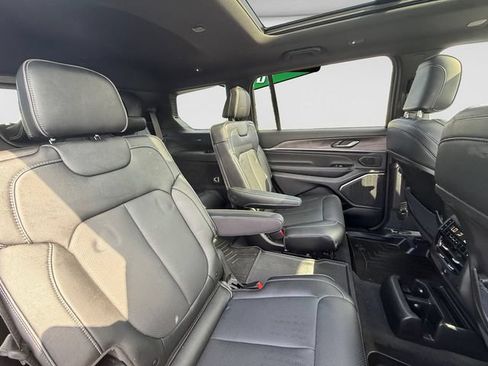 Used 2023 Jeep Grand Cherokee L Overland AWD/4WD image 26