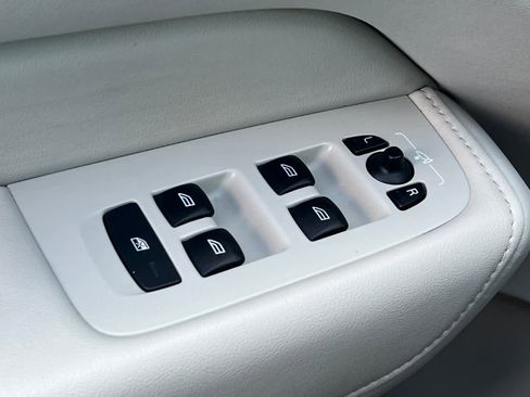 Used 2023 Volvo XC60 B5 Core image 14