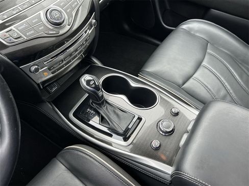 Used 2019 INFINITI QX60 Luxe w/ Essential Package image 22
