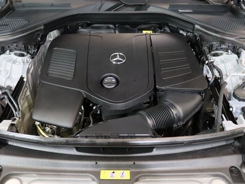 Used 2025 Mercedes-Benz GLC 350e 4MATIC image 35