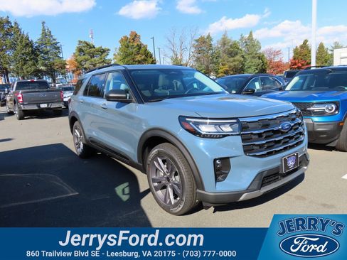 New 2026 Ford Explorer Active w/ Active Comfort Package image 1