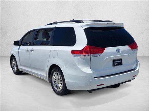 Used 2014 Toyota Sienna XLE FWD image 7