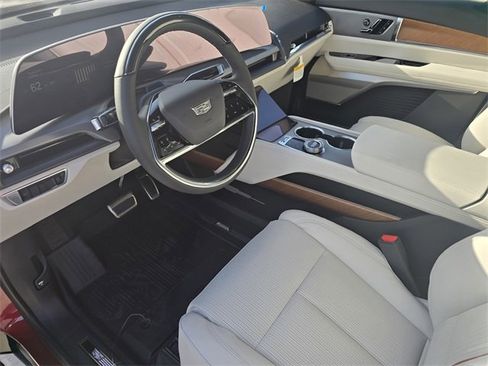 New 2026 Cadillac Vistiq Sport w/ LPO, Floor Liner Package image 21