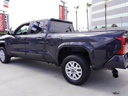 Certified 2025 Toyota Tacoma SR5 AWD/4WD image 5