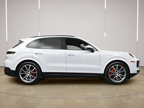 Certified 2025 Porsche Cayenne S AWD/4WD image 30