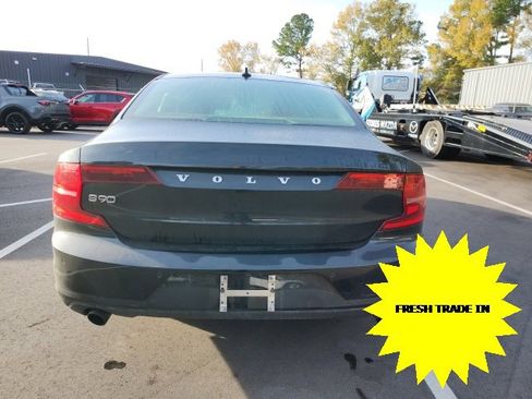 Used 2017 Volvo S90 T5 Momentum w/ Convenience Package image 3
