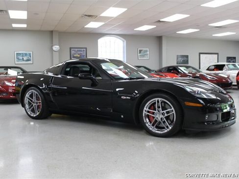 Used 2008 Chevrolet Corvette Z06 w/ Preferred Equipment Group RWD image 9