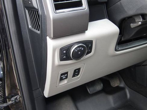 Used 2020 Ford F150 XLT w/ Equipment Group 302A Luxury AWD/4WD image 17