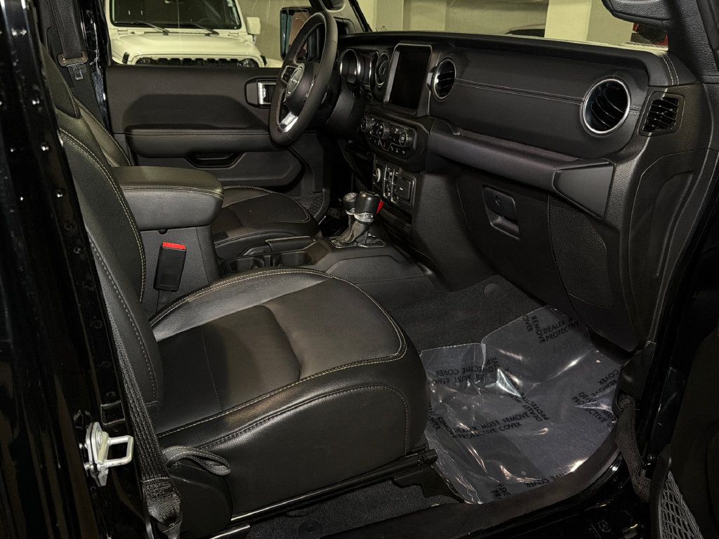 Used 2023 Jeep Wrangler Unlimited Sahara w/ Cold Weather Group AWD/4WD image 11