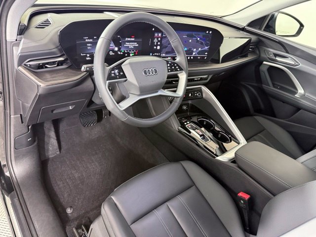 Used 2025 Audi Q5 Premium w/ Convenience Package AWD/4WD image 11